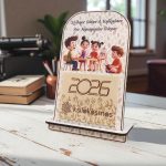 Ξύλινο Επιτραπέζιο Ημερολόγιο Για Σχολεία Παιδάκια στην Τάξη Ξύλινο Επιτραπέζιο Ημερολόγιο Για Σχολεία Παιδάκια στην Τάξη