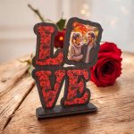 Δώρο Αγίου Βαλεντίνου Κορνίζα Love με Φωτογραφία - Τριαντάφυλλα Δώρο Αγίου Βαλεντίνου Κορνίζα Love με Φωτογραφία - Τριαντάφυλλα